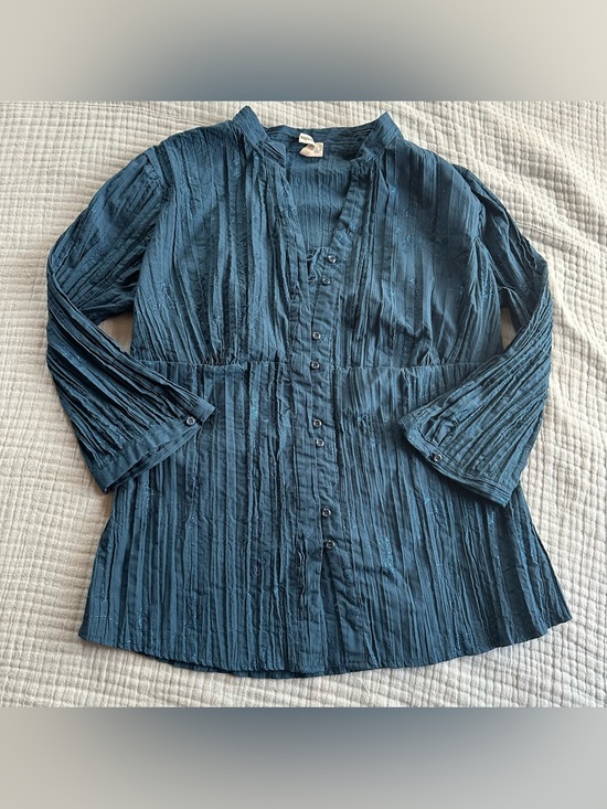 St. John's Bay Tops - St. John’s Bay deep teal pleated embroidered button up blouse 3/4 sleeve